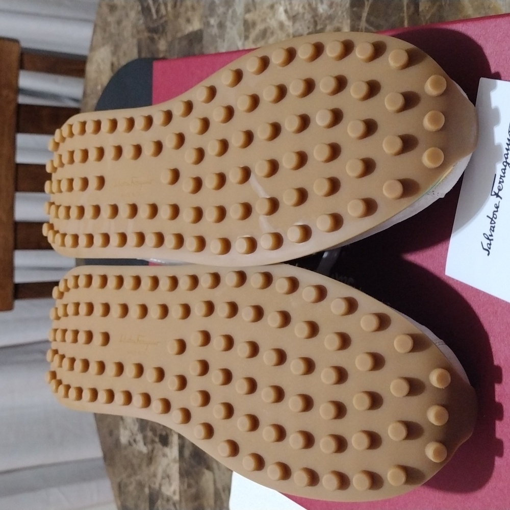 ❌SOLD❌Ferragamo Iggy Sneakers - Picture 14 of 17
